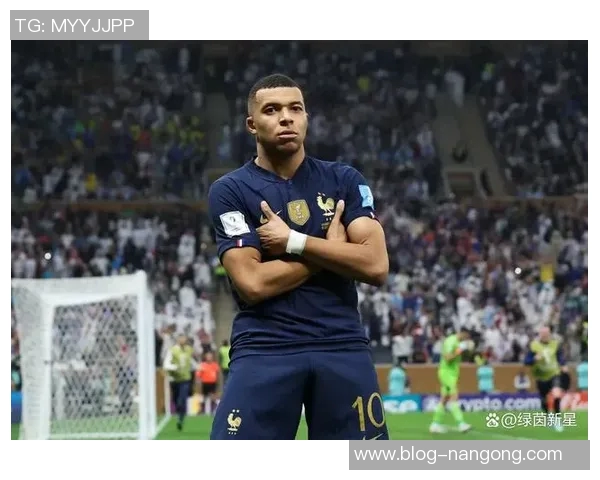 姆巴佩全场表现抢眼成功过人和对抗均为最高评分达到73